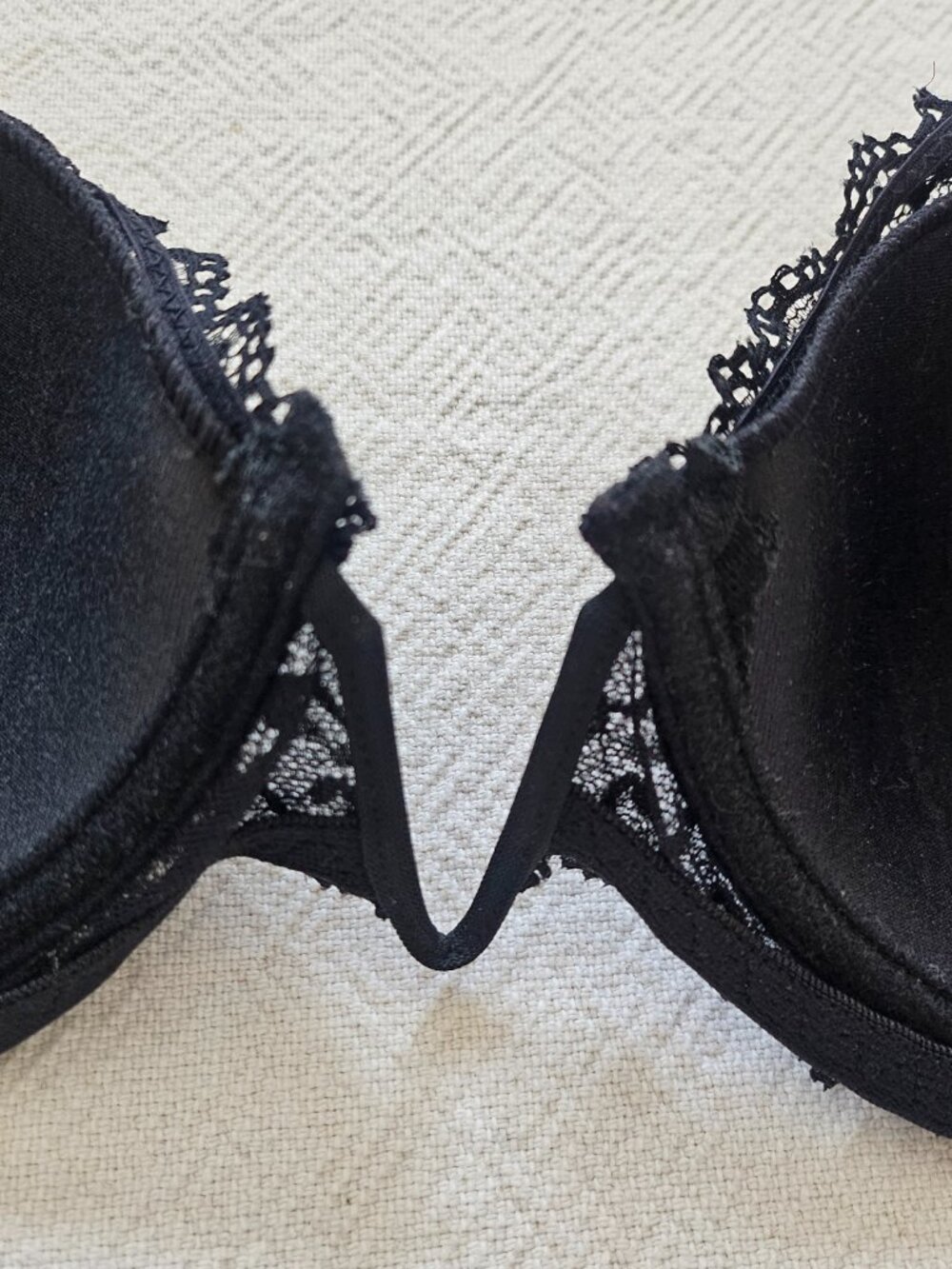 Black Fuchsia Lace Underwire Bra - Black, Size 36C - Picture 11 of 14
